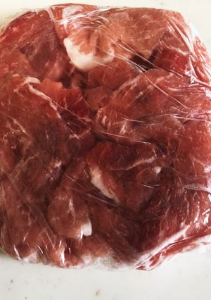 レンジ500Wでを冷凍肉を解凍する方法-レシピのメイン写真