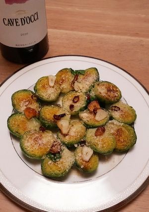 ワインに合う♪芽キャベツペペロンチーノ風-レシピのメイン写真