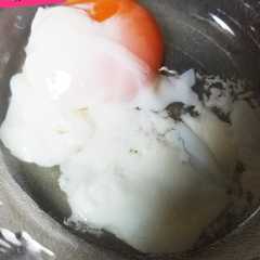 A picture of 初、茹で温泉卵♡.