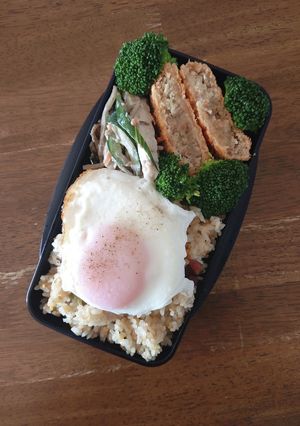 半熟目玉焼きチャーハン男子弁当♪-レシピのメイン写真