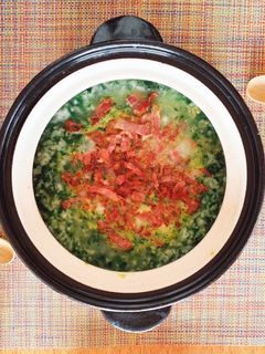 土鍋で作る ほうれん草とベーコンのおじや-レシピのメイン写真