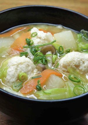 鶏団子と野菜のおかず味噌汁-レシピのメイン写真