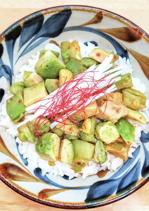 アボカド蒸し◎井之頭五郎さんのアボカ丼-レシピのメイン写真