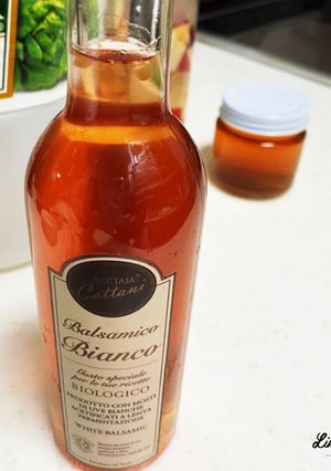 林檎の皮でロゼ色リンゴ酢-レシピのメイン写真
