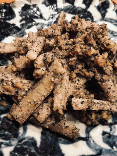 お酒のお供に♪たたき牛蒡を胡麻胡桃味噌で-レシピのメイン写真