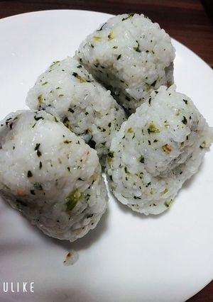 素朴で美味しい。青菜のおむすび(^^*)-レシピのメイン写真