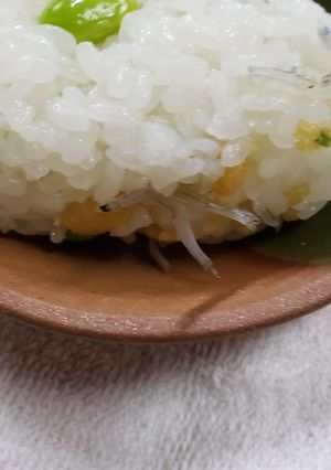 枝豆とじゃこと天かすのおにぎり-レシピのメイン写真