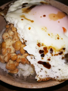 【王道】納豆目玉焼き丼-レシピのメイン写真
