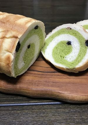 ラウンド型パン(抹茶・ブルーベリー入り)-レシピのメイン写真