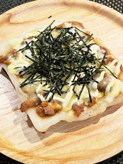 残ったお餅で!照り焼きチキンマヨ餅ピザ-レシピのメイン写真