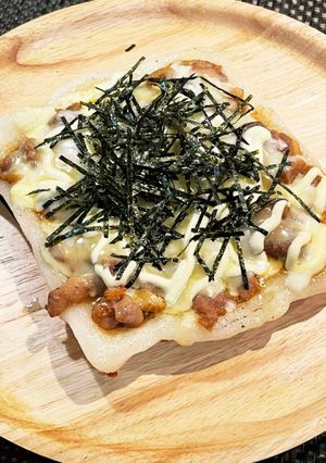 残ったお餅で！照り焼きチキンマヨ餅ピザ-レシピのメイン写真