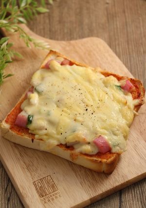 簡単！ピザトースト　かまぼこベーコン-レシピのメイン写真