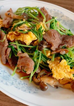 牛肉と豆苗のオイスター炒め-レシピのメイン写真