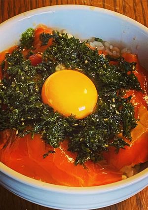 お手軽で美味しい☆サーモン漬け丼-レシピのメイン写真