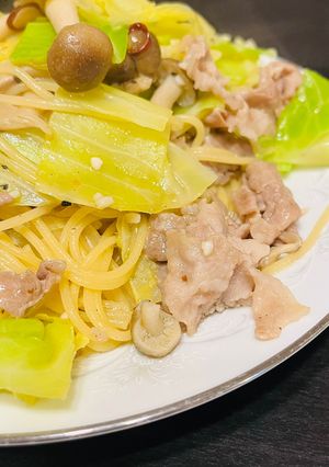 キャベツとキノコと豚肉のペペロンチーノ-レシピのメイン写真