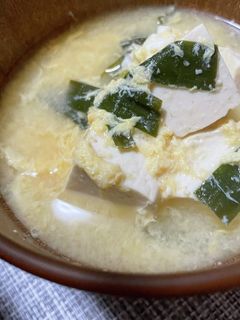 ニラ卵とお豆腐のお味噌汁-レシピのメイン写真