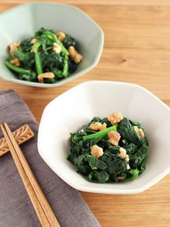 鉄分豊富!ちぢみほうれん草のくるみ和え-レシピのメイン写真