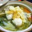 ふんわり鶏団子と水菜のガーリック味噌鍋