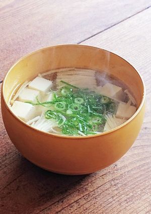 塩麹で★鶏とえのきと豆腐のお吸い物-レシピのメイン写真