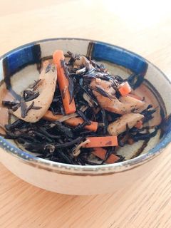 常備菜の定番☆ひじきとちくわの煮物-レシピのメイン写真