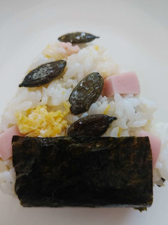 卵、魚肉ソーセージかぼちゃナッツおむすび-レシピのメイン写真