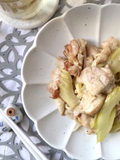 セロリとチキンのバターナンプラー炒め♪-レシピのメイン写真