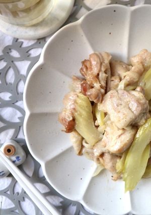 セロリとチキンのバターナンプラー炒め♪-レシピのメイン写真