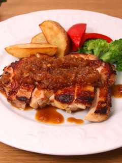 鶏もも肉♡シャリアピン風チキンステーキ-レシピのメイン写真