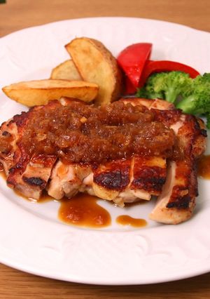 鶏もも肉♡シャリアピン風チキンステーキ-レシピのメイン写真