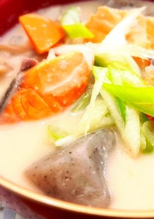 根菜もたっぷり♡芯から温まる鮭の粕汁-レシピのメイン写真