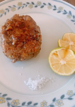 塩とすだちで食べる柚子胡椒ハンバーグ-レシピのメイン写真