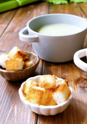 ５分で簡単♪食パンで手作りクルトン-レシピのメイン写真