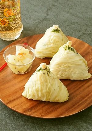 しゃきしゃき新食感。キャベツおにぎり-レシピのメイン写真