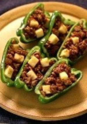 ピーマンカップのチーズ入り肉みそサラダ-レシピのメイン写真