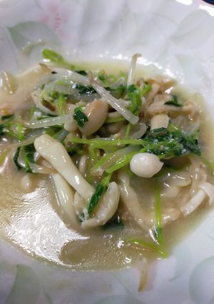 豆苗もやしブナピー塩麹炒め-レシピのメイン写真