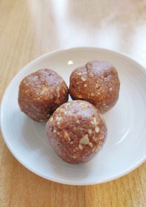 デーツのエナジーボール　焼きリンゴ味-レシピのメイン写真