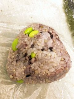 めんつゆ枝豆おにぎり-レシピのメイン写真