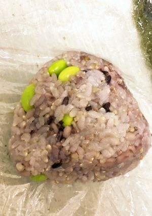 めんつゆ枝豆おにぎり-レシピのメイン写真