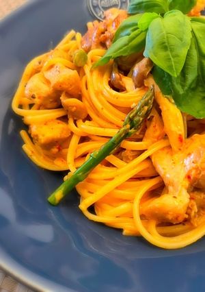 ハリッサを使った旨辛鶏肉のクリームパスタ-レシピのメイン写真