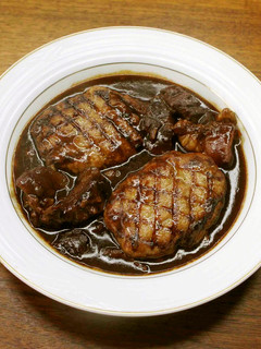 牛すじソースの煮込みハンバーグ-レシピのメイン写真