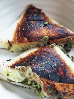 ハンペンにチーズと具材を挟んで焼く-レシピのメイン写真