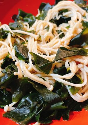 腸活副菜!わかめとえのきの生姜めんつゆ-レシピのメイン写真