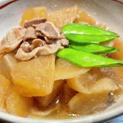 รูปของ ホロホロな大根と豚バラの煮物