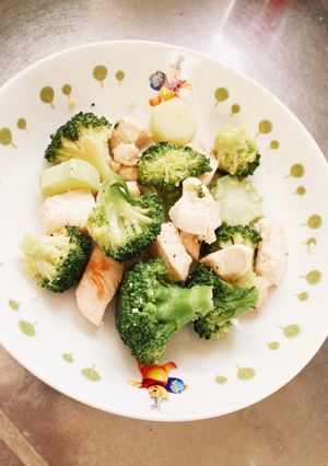 鶏肉とブロッコリーのガーリック炒め-レシピのメイン写真