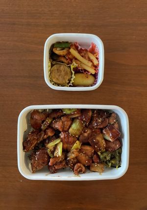 中学生野球弁当23｜鶏とネギの胡麻味噌丼-レシピのメイン写真
