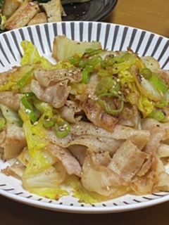 冷蔵庫のもので!豚バラと白菜のネギ塩炒め-レシピのメイン写真
