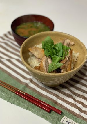 京都丹波しめじと鶏モモの炊き込みご飯-レシピのメイン写真