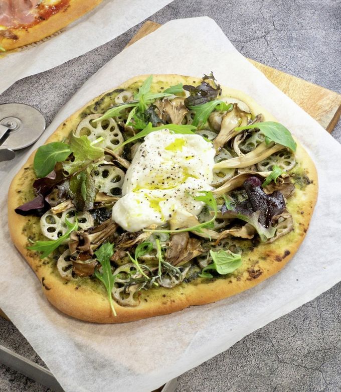 舞茸とれんこんのジェノベーゼ全粒粉ピザ by sachi825 【クックパッド