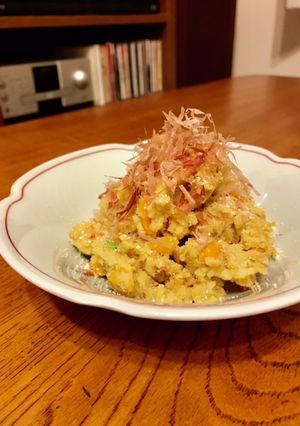 鰹出汁香る蕎麦屋のカレー風味なポテサラ-レシピのメイン写真