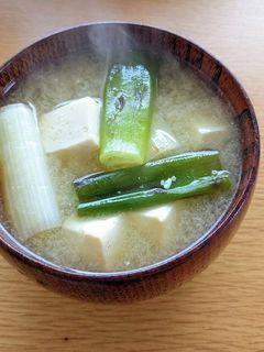 一人暮らしʕ·ᴥ·ʔ焼きねぎのお味噌汁-レシピのメイン写真